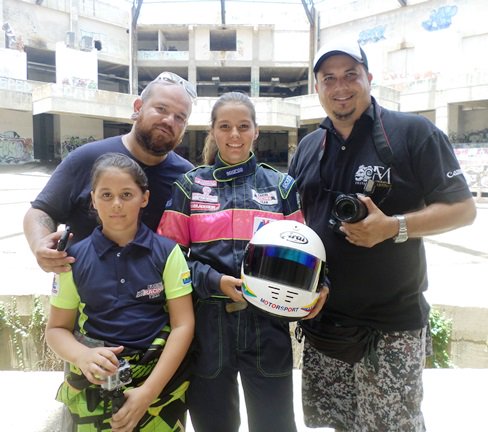 kariberacing's tweet photo. Por su amistad, su apoyo y sus RTs GRACIAS TOTALES!!
#AutoXtremeMargarita
@DumontEstudio
#IslaPixel https://t.co/ayKU3zVJTI
