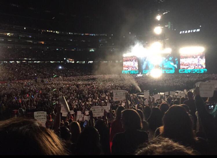OTRA__Gillette's tweet photo. #RembemberOTRATour how amazing #OTRABoston was https://t.co/6XClyWFUFM