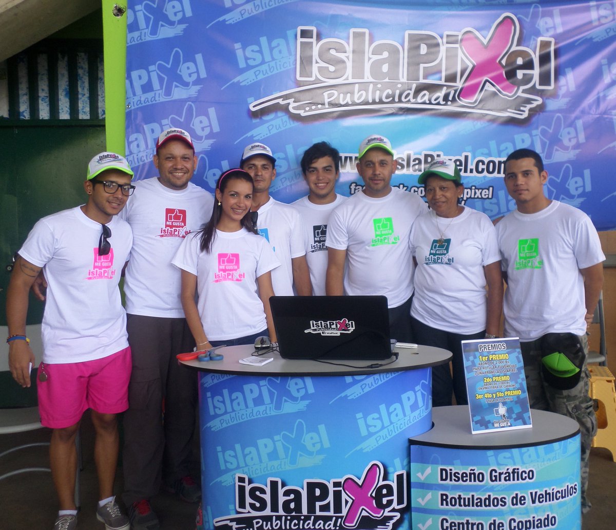 kariberacing's tweet photo. Por su amistad, su apoyo y sus RTs GRACIAS TOTALES!!
#AutoXtremeMargarita
@DumontEstudio
#IslaPixel https://t.co/ayKU3zVJTI