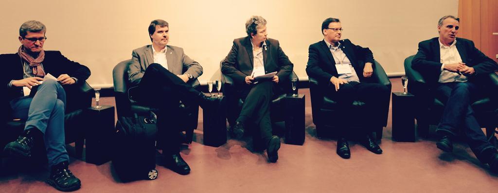 C2C_NGO's tweet photo. Forum Politik #C2CK15 J. Katzan: Was mich bewegt? Ich bin eigntl nur wegen Bela B hier. #inhalteüberwinden #nurnwitz https://t.co/oVTuiRQPtU