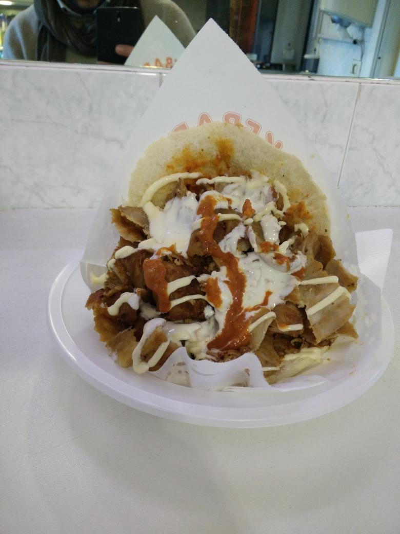 francescomaggim's tweet photo. Qualche giorno fa ho letto su @wireditalia   che i #kebab in Italia fanno schifo. #pakidoitbetter #italianfood https://t.co/M1sKJ6CE1q