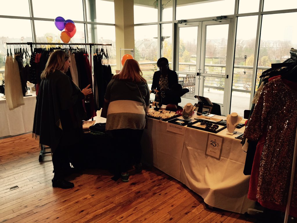 PopUpMpls's tweet photo. AMAZING clothes, accessories and more from @DjiGsBoutique! One of each please! https://t.co/AhwQgm8rvE