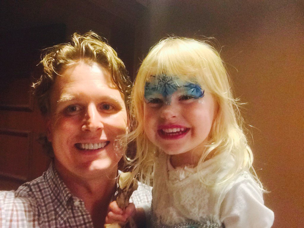 benappleby81's tweet photo. My sweet, beautiful Frozen Princess, Ryan Elizabeth, at the ROCC Boo Bash last night. https://t.co/89jUCQih0x