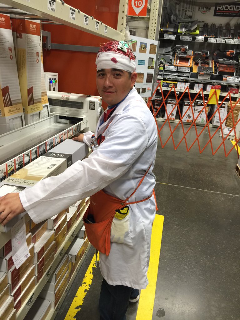 stacy_cooksey's tweet photo. HAPPY HALLOWEEN FROM TERRELL #6579 https://t.co/IPeQ25nMKg