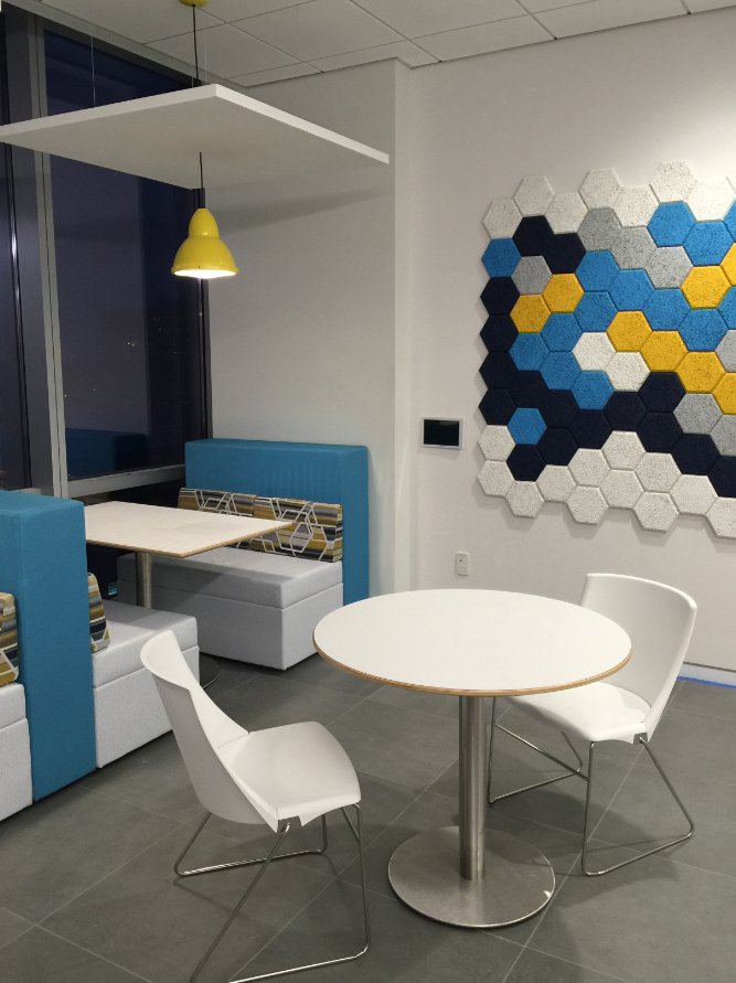 Beautiful #Loewenstein Tangent banquettes installed! @OFSBrands #MDI #Breakroom #Install #cafespace #officeinteriors