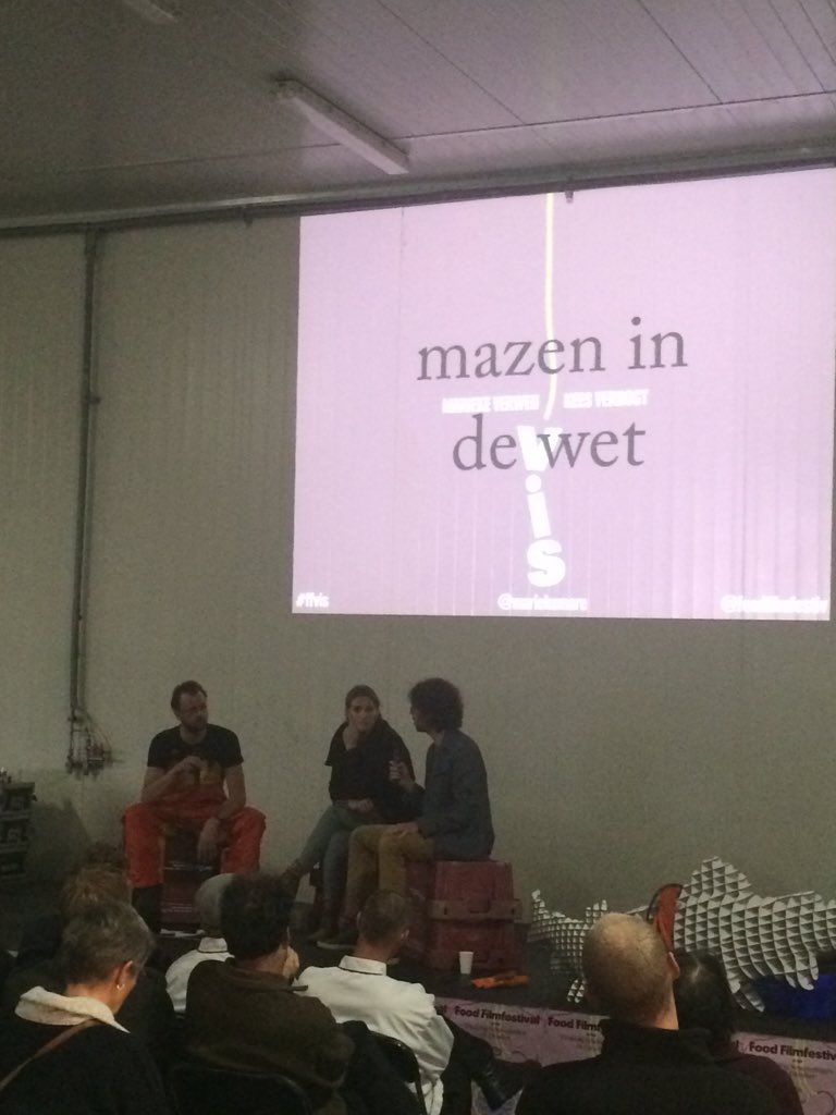 joszismeets's tweet photo. Met @MariekeMare en kees verbogt praten we over de mazen in de wet @FoodFilmfestiv VIS #FFvis @YFM_DH https://t.co/AN0mVV0TS7
