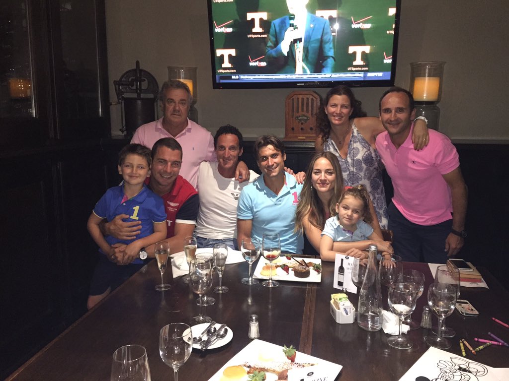 DavidFerrer87's tweet photo. Muy contento de poder jugar la Copa de Maestros en Londres. Sin mi equipo no lo hubiera conseguido. Gracias!! https://t.co/s7mI0xZfy5