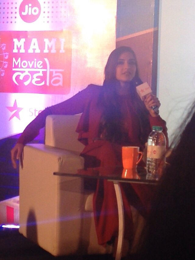 "I'm not Gandhi, I'm not gonna turn the left cheek." - <a href="/sonamakapoor/">Sonam K Ahuja</a> on giving it back on social media. #MAMIMela