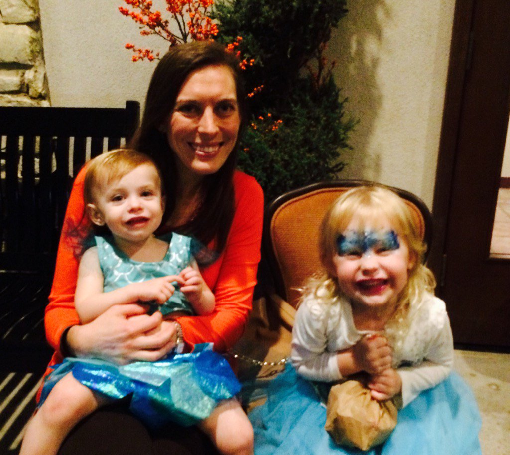 benappleby81's tweet photo. My three beauties!  Mama, Ariel and Elsa. https://t.co/itITroDKyW