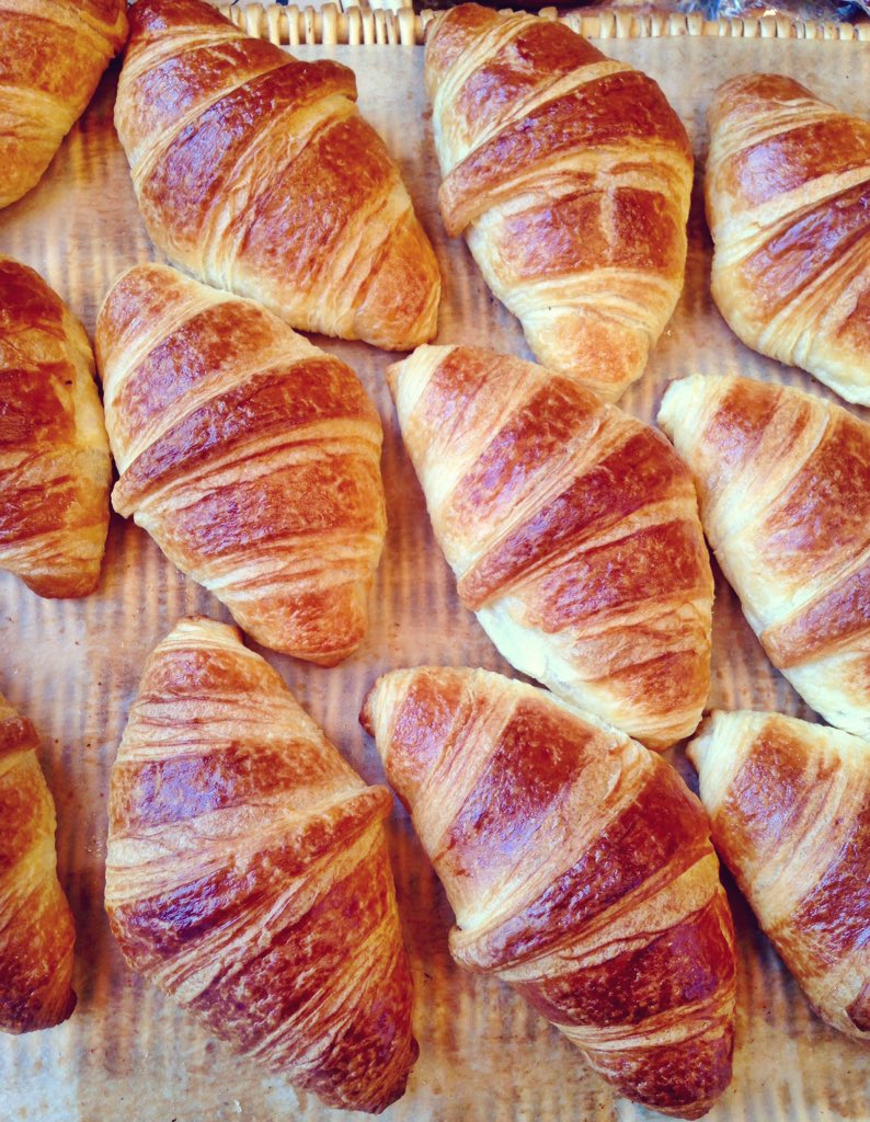 15 tonnes de farine par mois pour 50 fournées de pain par jour, la #baguettefrançaise a été un franc succés !