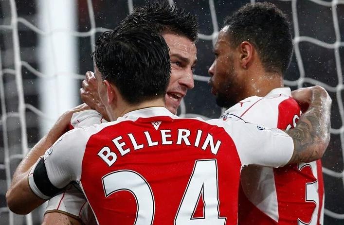 Mercado_Ingles's tweet photo. DATO / Olivier Giroud marca el gol 2.000 del Arsenal bajo la era de Arsene Wenger. Historia. https://t.co/fS4i7MtJRv