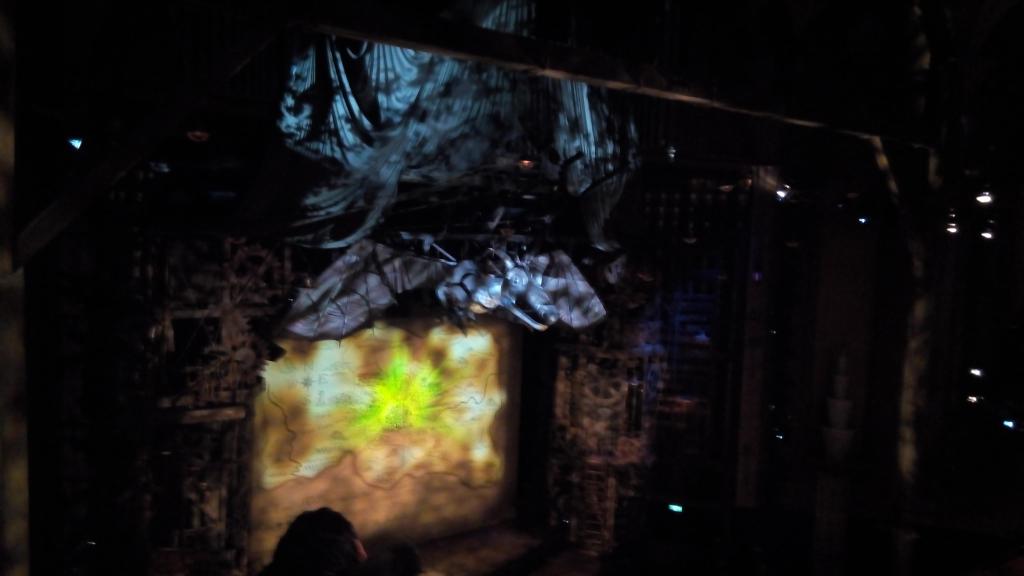 LatifNada's tweet photo. Having a WICKED Time with the Family  @DG_DinoGamer #ApolloVictoriaTheatre  #WickedDay  #halloween2015 #wicked2015 https://t.co/bJJPjR9G4s