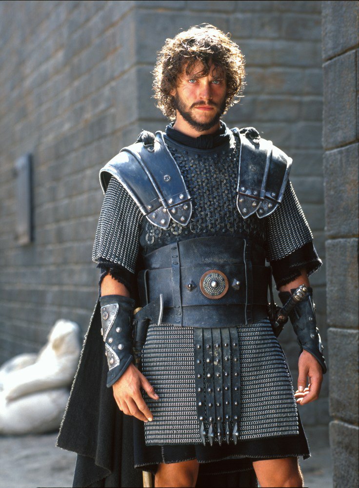 LinguistMonarch's tweet photo. "My costume for today. A knight of the round table." https://t.co/MLtuPAX6BJ