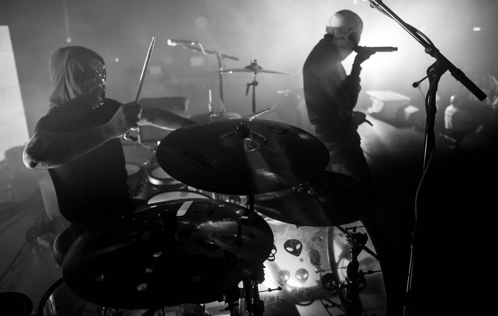 twentyonepilots's tweet photo. | milwaukee for the second to last night of #BlurryfaceTour 10302015 | https://t.co/OzqxmBpHYz