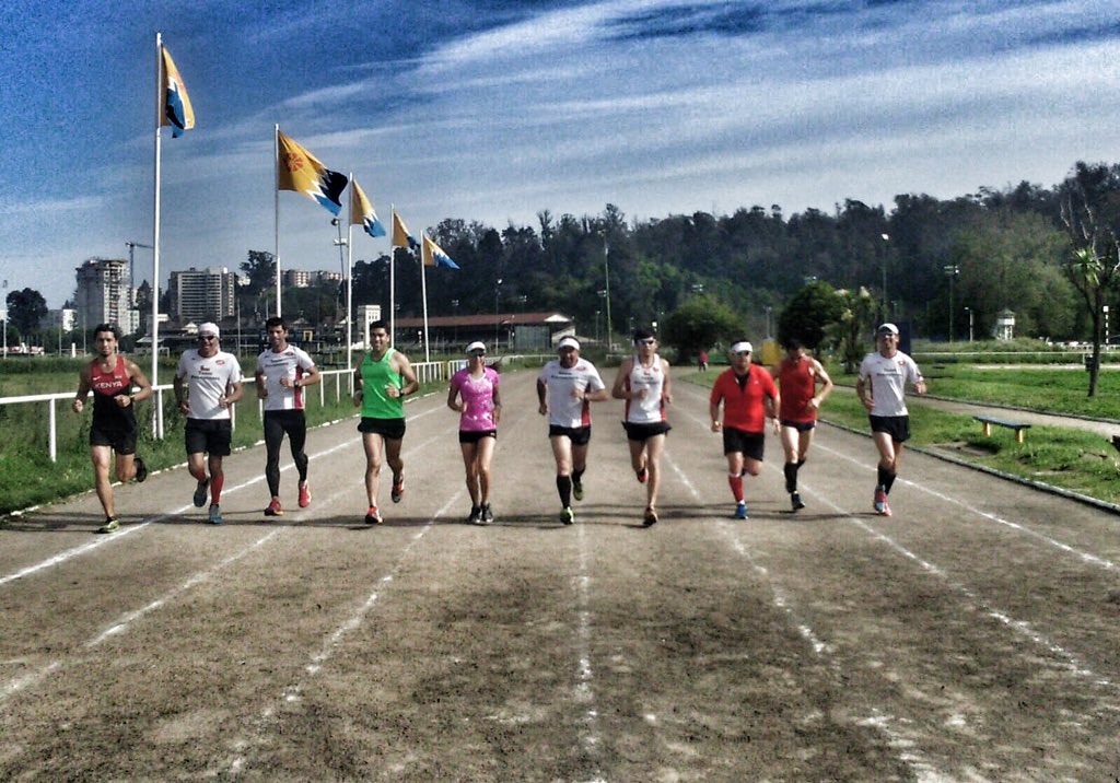 TeamproRunners's tweet photo. Buen entrenamiento hoy, 10min grupal 20min intensidad media, 10min intensidad alta y 10min grupal #YoElegíCorrer 👍🏃 https://t.co/hoXcjGa4PX