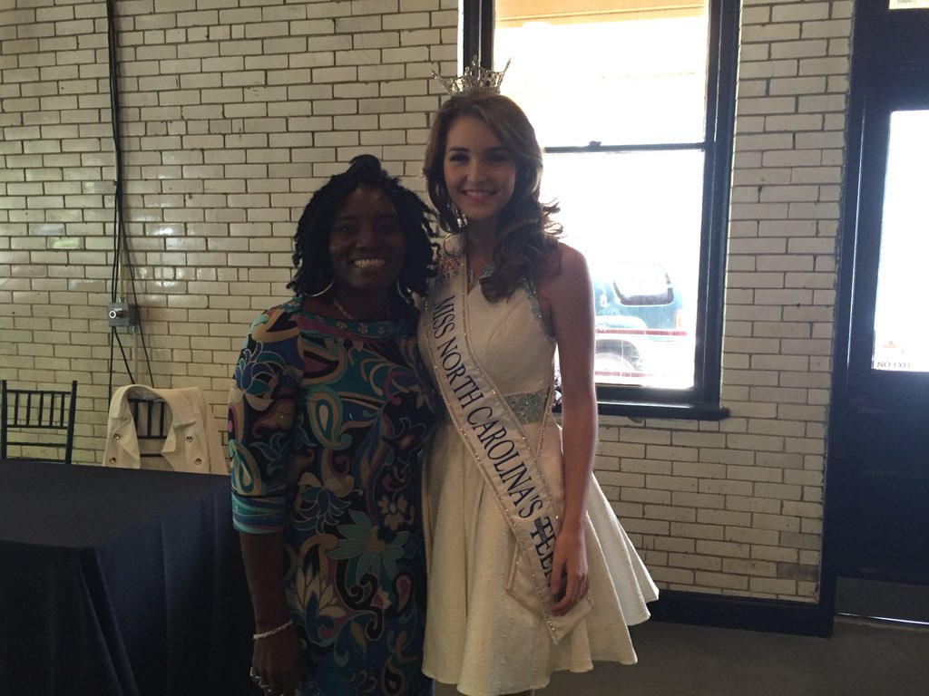 KscopeEvent's tweet photo. Miss North Carolina's Teen 2015 McKenzie Hansley and @cynthiajones1. #KscopeNC https://t.co/QfpdSvTvEo
