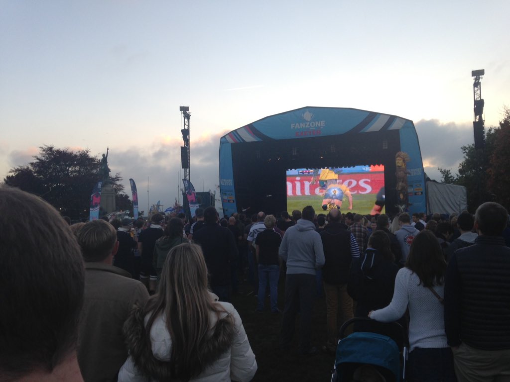 AmyWalto's tweet photo. #perfect afternoon for the #RWCFinal at #ExeterFanzone! #NZLvAUS https://t.co/G9SthXimZR