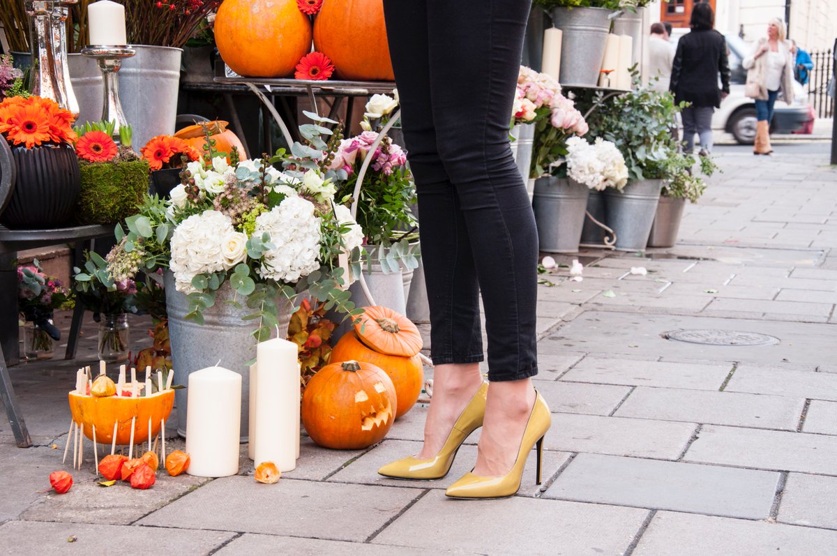 Happy Halloween Pumpkins!
#shoeloveistruelove #halloween2015 #kkstudiolondon #gianmarcolorenzi