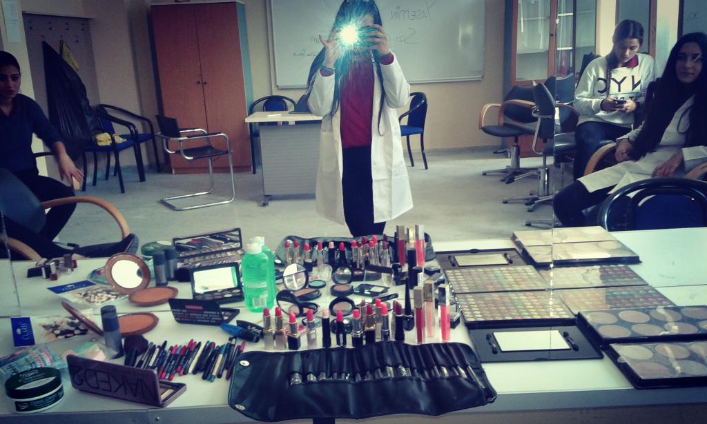 cansualtns's tweet photo. Make-up https://t.co/2gPRyvdlU7