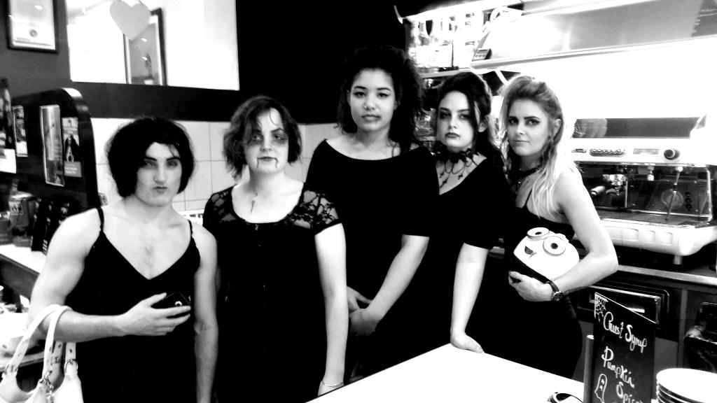 TikisCoffee's tweet photo. #HappyHalloween #vampires #Halloween https://t.co/przLBSzg4P