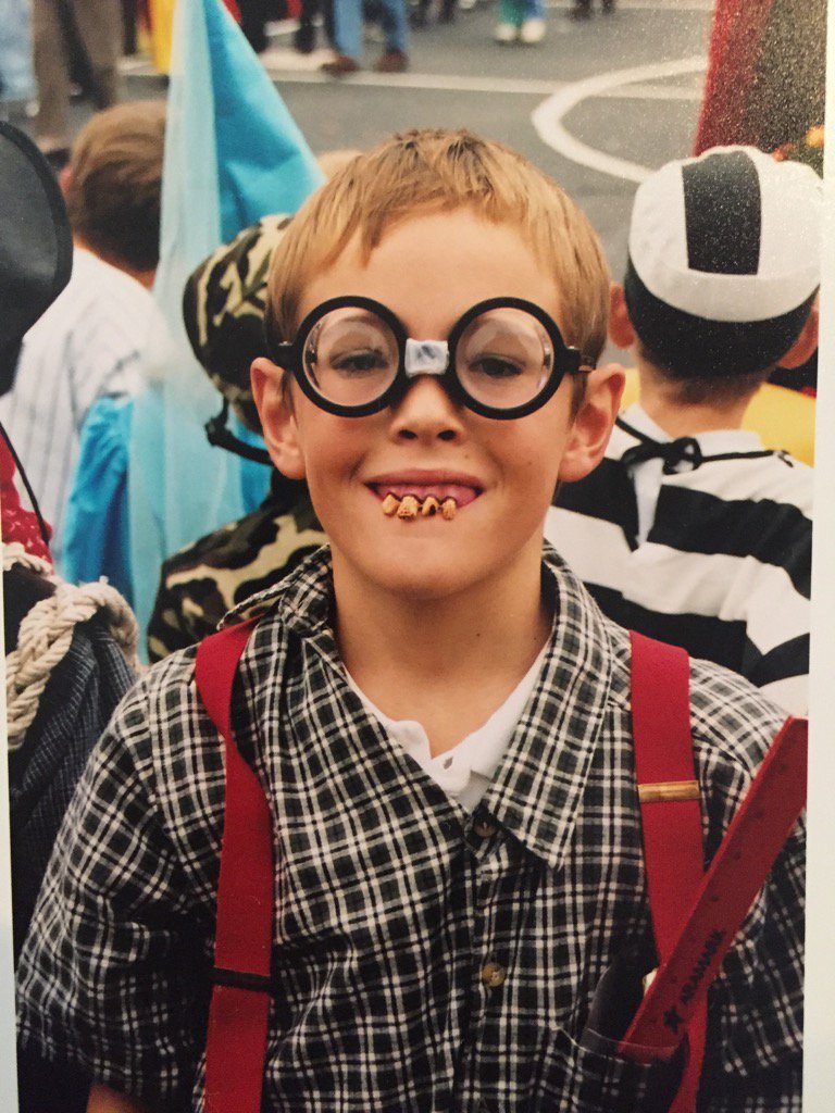 mjschrader11's tweet photo. @bschrader20 uhh, somethings haven't changed #teethprobs #TBHalloween https://t.co/WDffAg8O3F