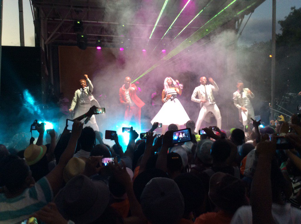 jhbecomobility's tweet photo. Precision and Perfection  it don't get any better @MafikizoloSA rocking the stage#Joburgecomobility @CityofJoburgZA https://t.co/4dRq2Wfbpl