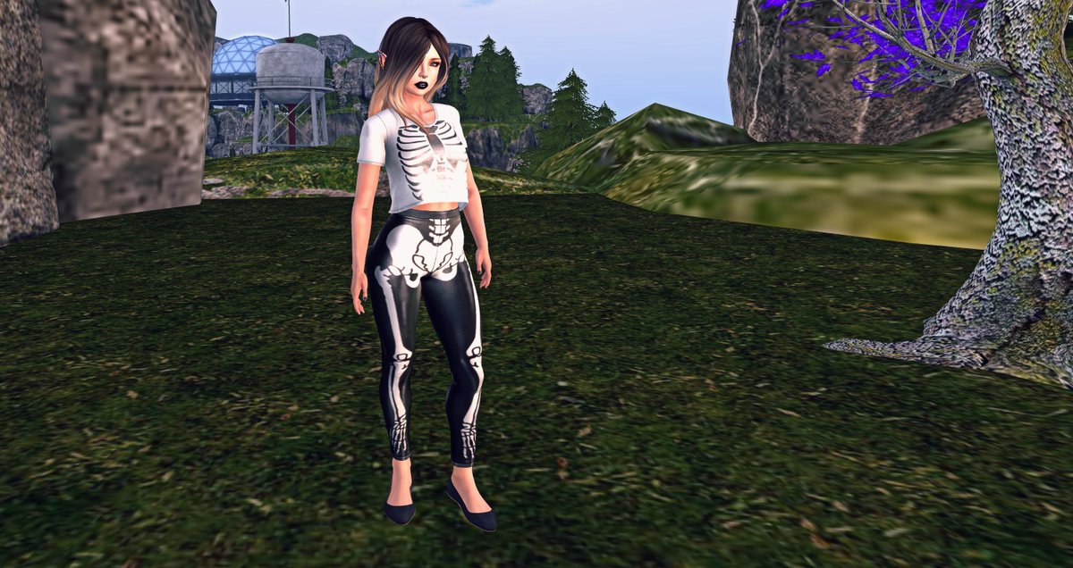 NewJessieSL's tweet photo. Did we mention we're having a costume contest? At 2pm SLT, come by for a chance to win 2000L! https://t.co/pFxP2ympAO