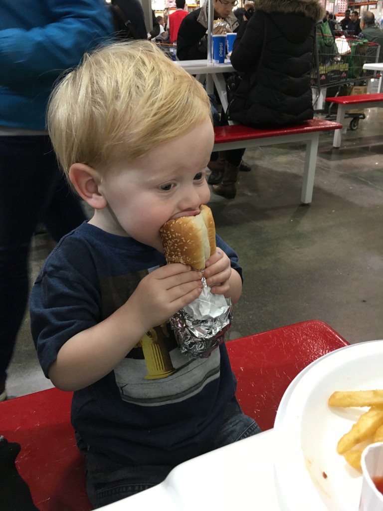 paveetcie's tweet photo. Keeping it real #costcodog @costcocanada @shutupandeatMTL https://t.co/5pKnKqh5t5