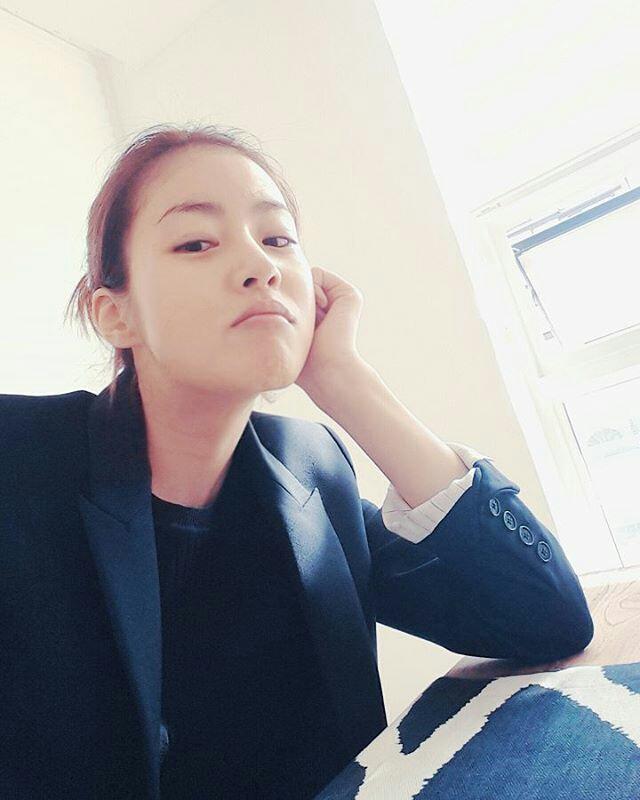 KangSoraTH's tweet photo. [Trans] 151031 @reveramess_: #atoffice #lovejacket https://t.co/1tVJhjlbGH https://t.co/FOEehJjCgH
