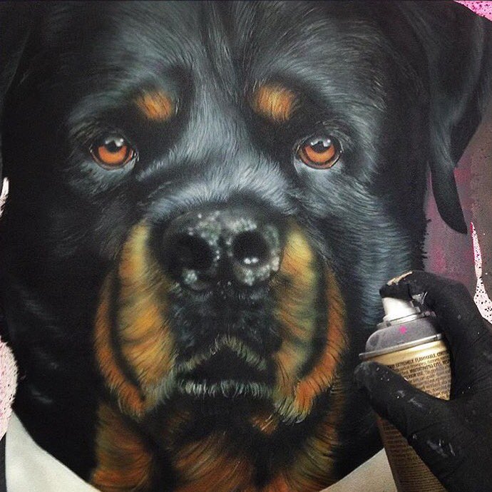 Artsnapper's tweet photo. Snapped by @77cafe. #woof #doggy #spray-can #dog #black #art #artist https://t.co/wuiLbk6pBu