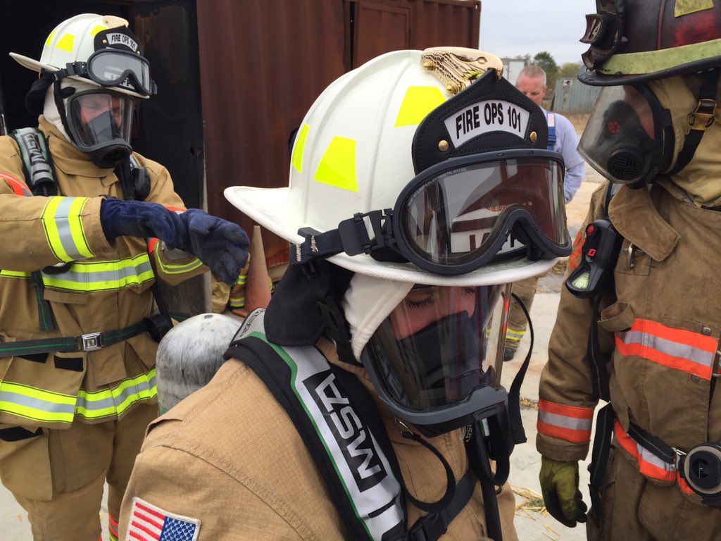 IAFFLocal4416's tweet photo. Ready for flashover #INFireOps101 https://t.co/L0rvRK14eV