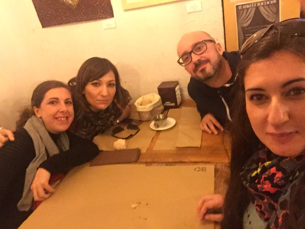 starpy's tweet photo. “@tamaraorozcoh: Tertulia pedagógica post #SIMO2015,planificando evento disruptivo:El planeta de los SIMOS https://t.co/YLSP4Hi8Z3”Sueeerte