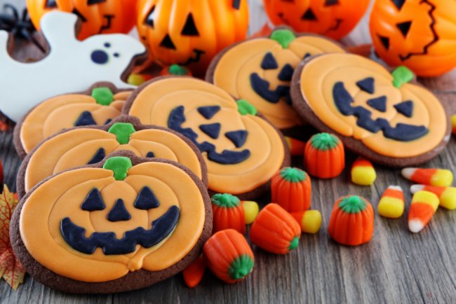 ElginLocalGoods's tweet photo. Happy Halloween from all of us at Elgin Local Goods! Have a fun and safe night out! https://t.co/VGMQwx1h1R