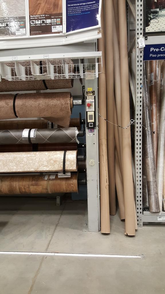 agentcreeper248's tweet image. @McJuggerNuggets DA RED BUTTON #DONTPRESSTHEBUTTON