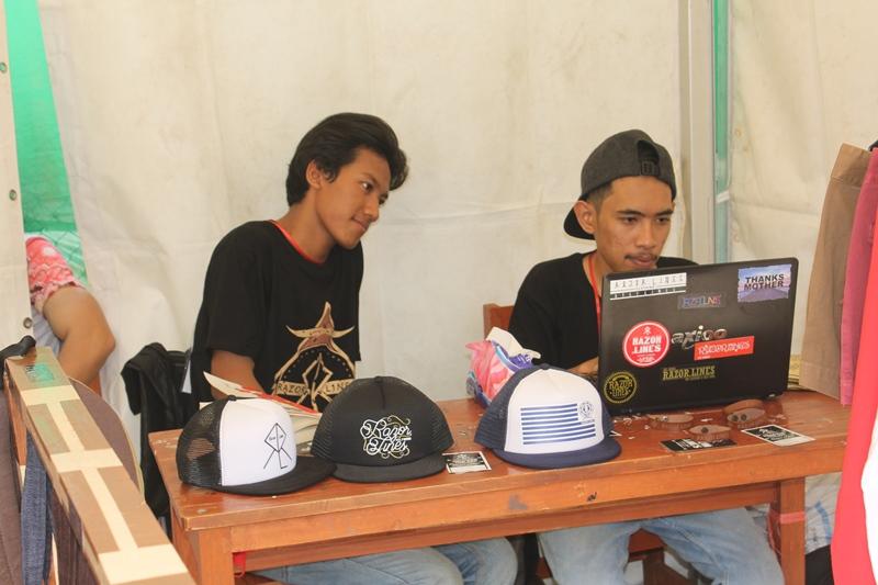 RAZOR.LINES.Clth™ tweet media