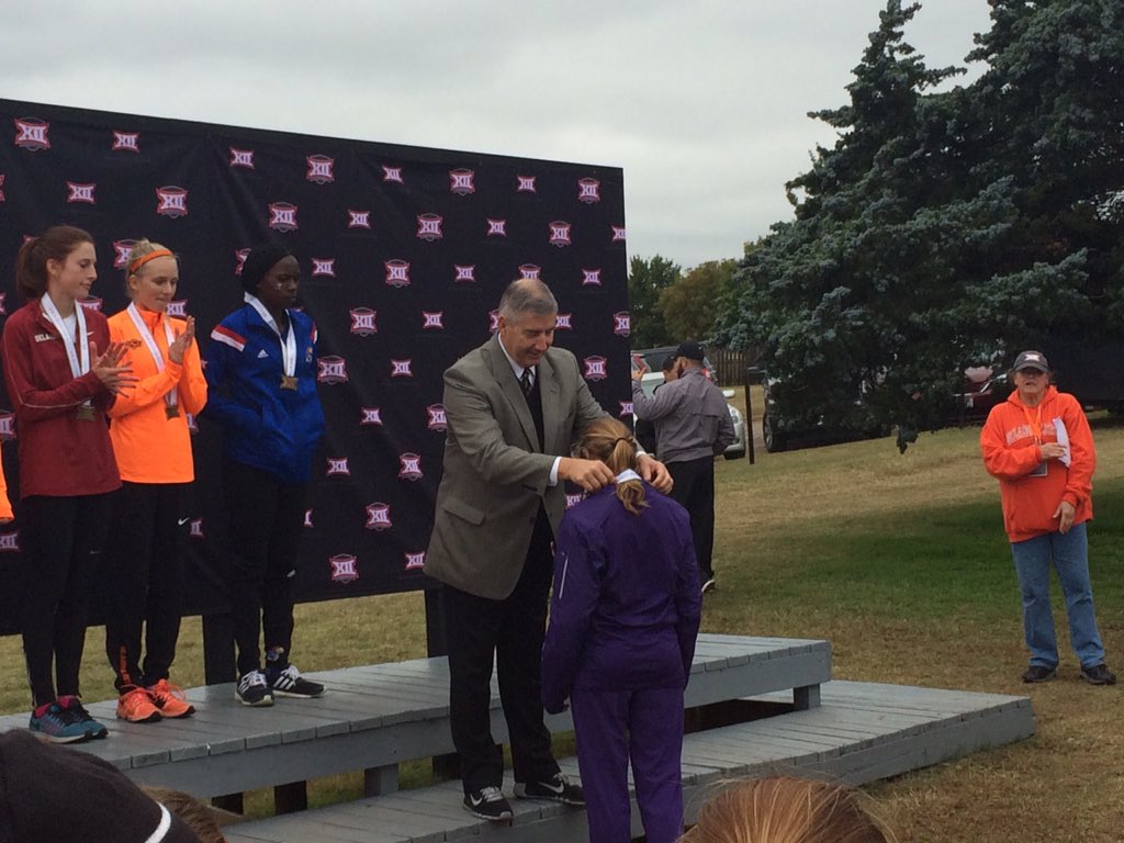 kstate_gameday's tweet photo. Morgan Wedekind receiving her medal for her 10th place finish. #KStateXC #Big12XC https://t.co/EAZ7gxUaSa
