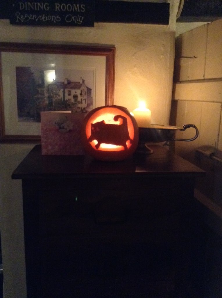 Happy Halloween everybody!!