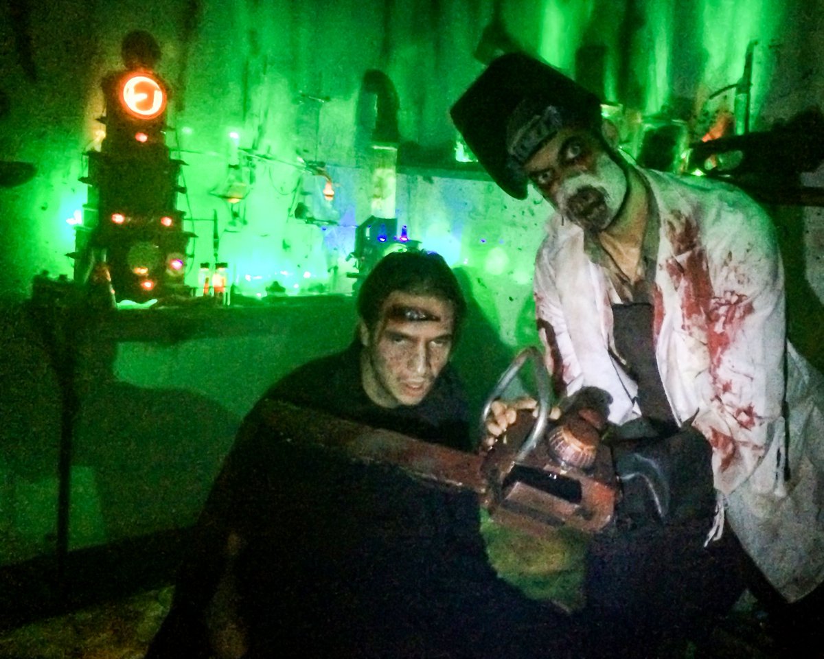 DeadZone805's tweet photo. Halloween Haunt FINAL NIGHT 7pm!   
Experience Dr. Red Eyes, feel the fear!  
5353 Walker St. Ventura Ca 93003 https://t.co/SrO98PwMA2
