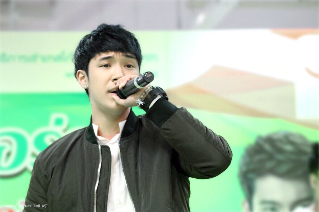 EveryAspect_KS's tweet photo. 20151031 #KS #Plusmall โอ๋ๆๆๆ อย่าเศร้า https://t.co/1XiWo9FroT