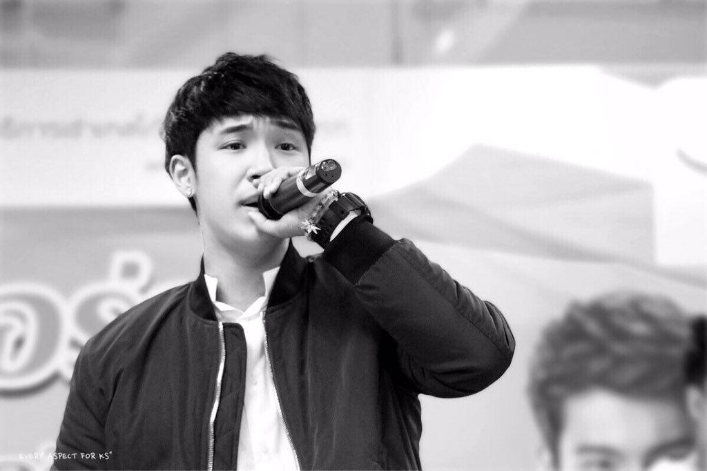 EveryAspect_KS's tweet photo. 20151031 #KS #Plusmall โอ๋ๆๆๆ อย่าเศร้า https://t.co/1XiWo9FroT