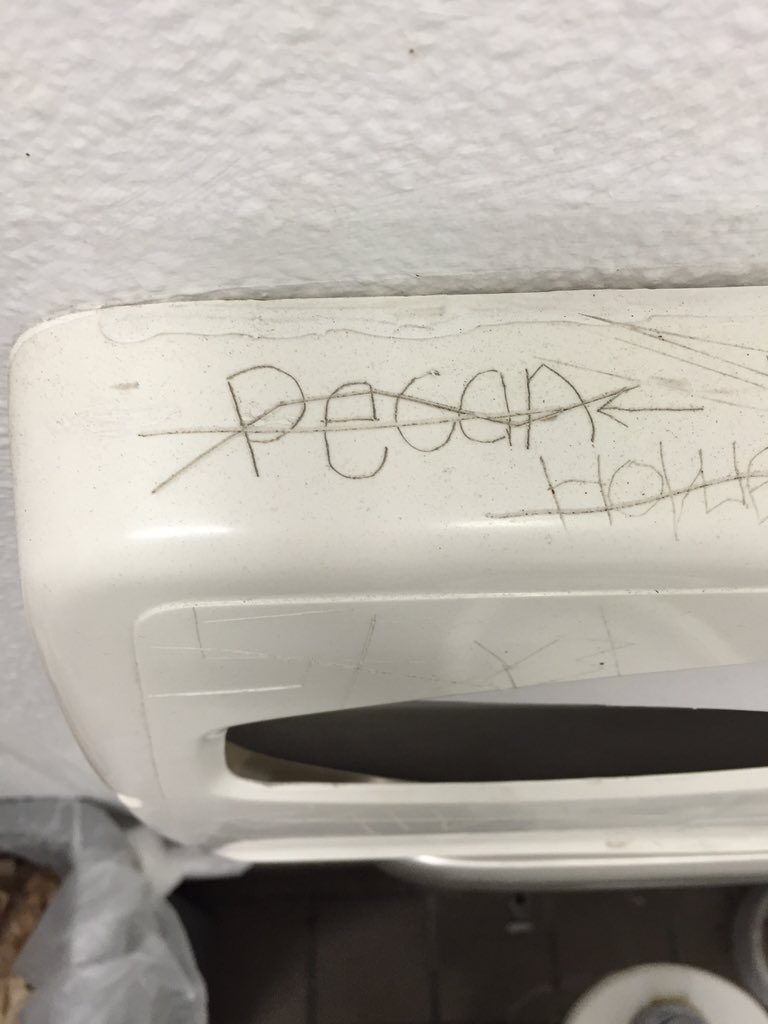 td_von's tweet photo. TFW bathroom graffiti really relates to what you're going through right now. https://t.co/5tvB9vXPki