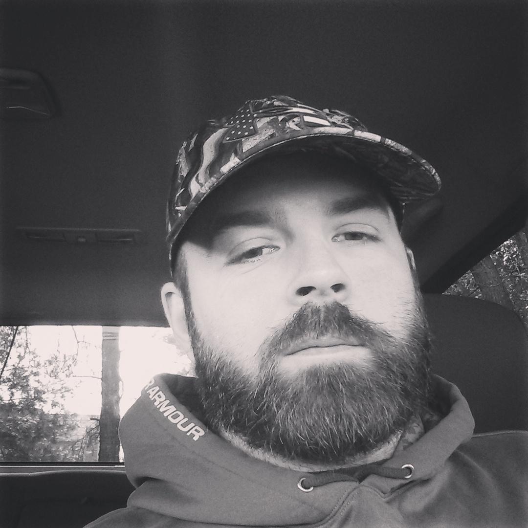 mike2003dodge's tweet photo. Why shave during hunting season!  #Beardstrong #Facewarmer https://t.co/w8Eq5JKoRC