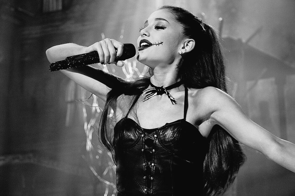 FrankieJGrande's tweet photo. 👻 @arianagrande performing at the #FOCUS release party last night! Happy Halloween 💀💕 https://t.co/tlEfqMQn7U https://t.co/FNN81shob5