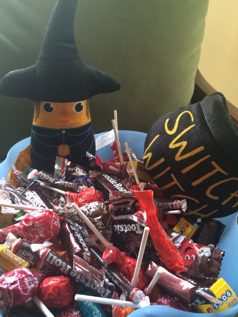 YourSwitchWitch's tweet photo. It's here!  #Halloween! Our #favoriteholiday!! Hope everyone has a safe &amp; happy night!! #SwitchWitch https://t.co/hfKldtvNiW