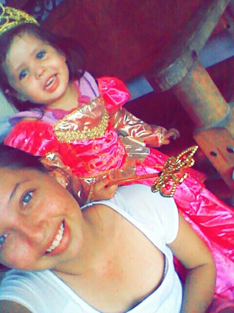 daniela celis tweet media