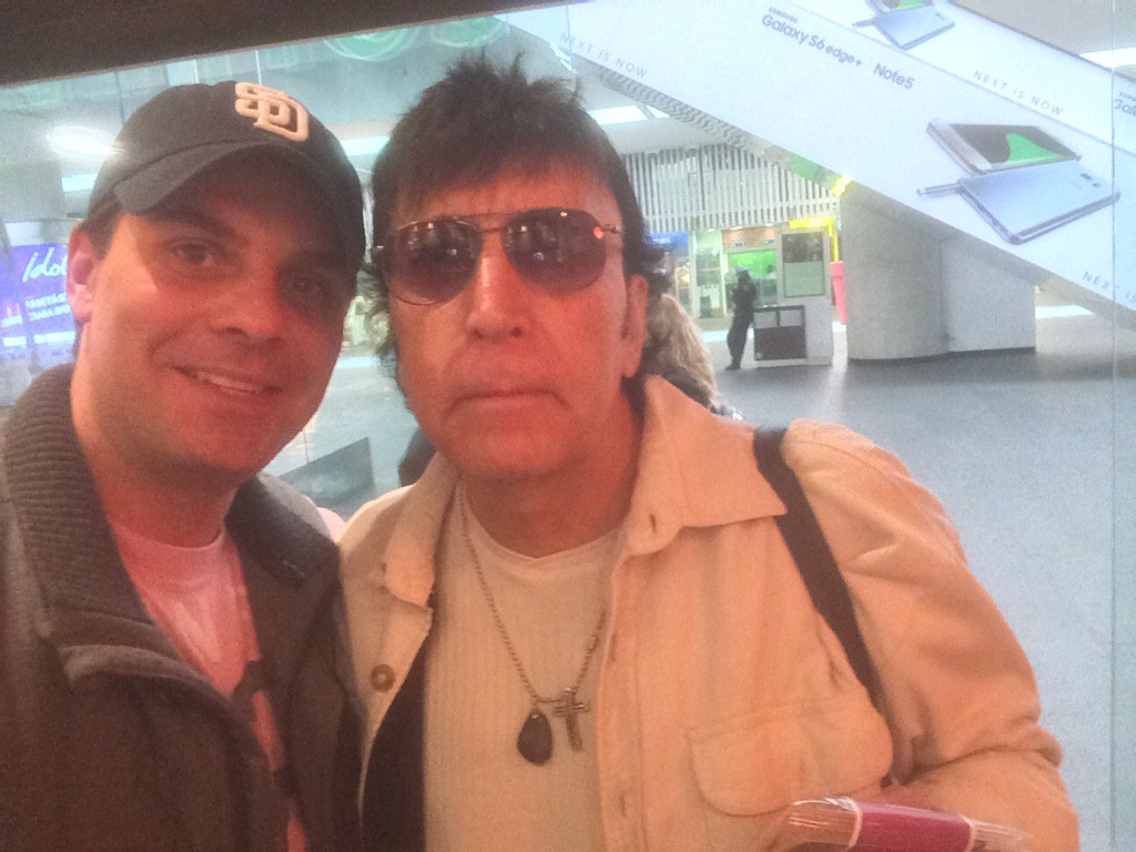 martinolimx's tweet photo. Dos potencias del #ChorizoPower unidas. Junto al prócer de Toluca City, Memo Ríos. Aplausos!!!!!! https://t.co/HLyorYhZ57