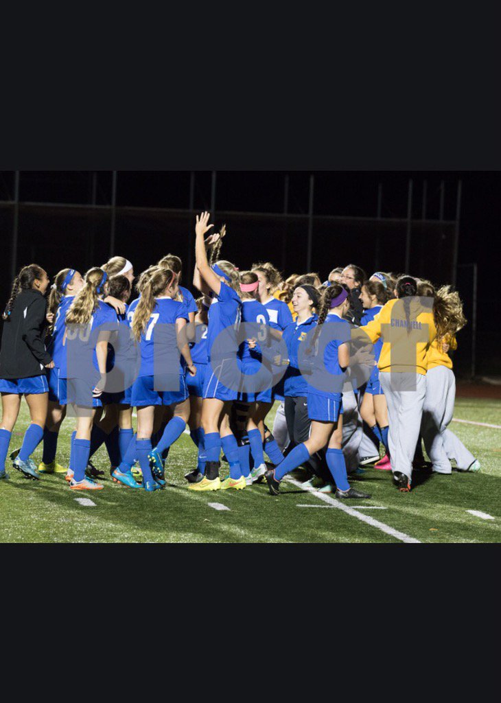 goin_in_slow_MO's tweet photo. Proof that we r going to STATES!!! #dreambig love this fam!!!❤️❤️ #weeatin https://t.co/bh13tmXBOb
