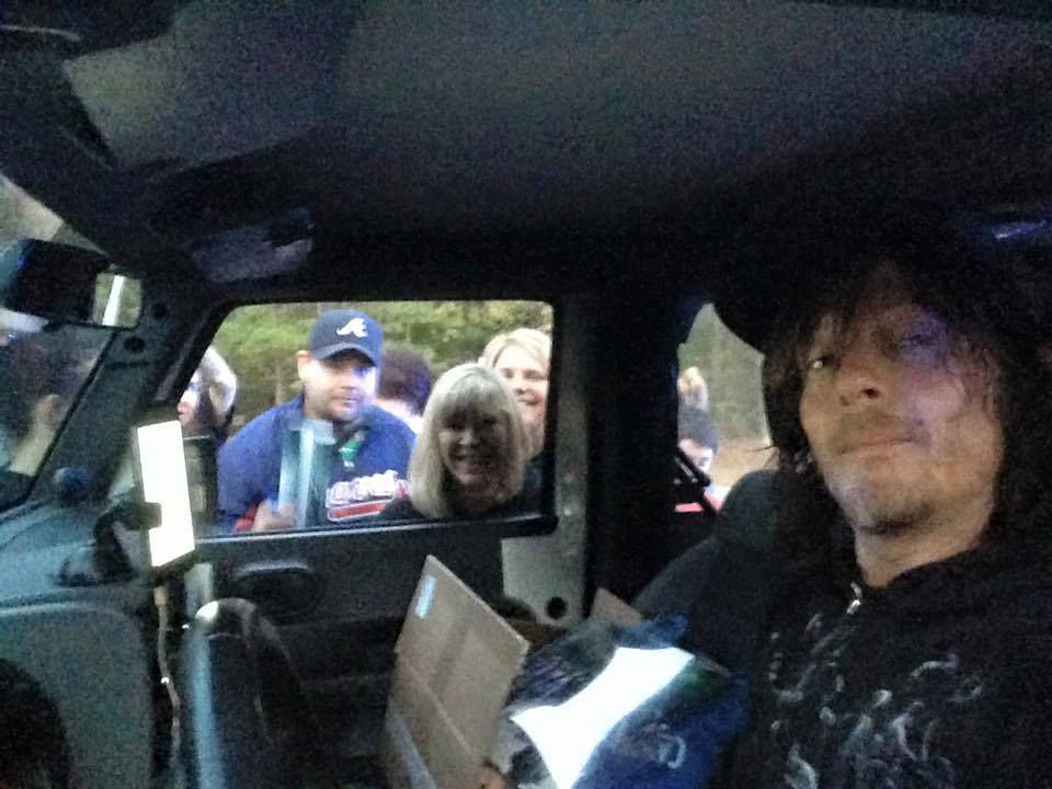JillHarris69's tweet photo. From yesterday. Norman did another stop by after work. #Georgia #TWDSet #NormanReedus (tammyvader) https://t.co/uDW4iFDtT8
