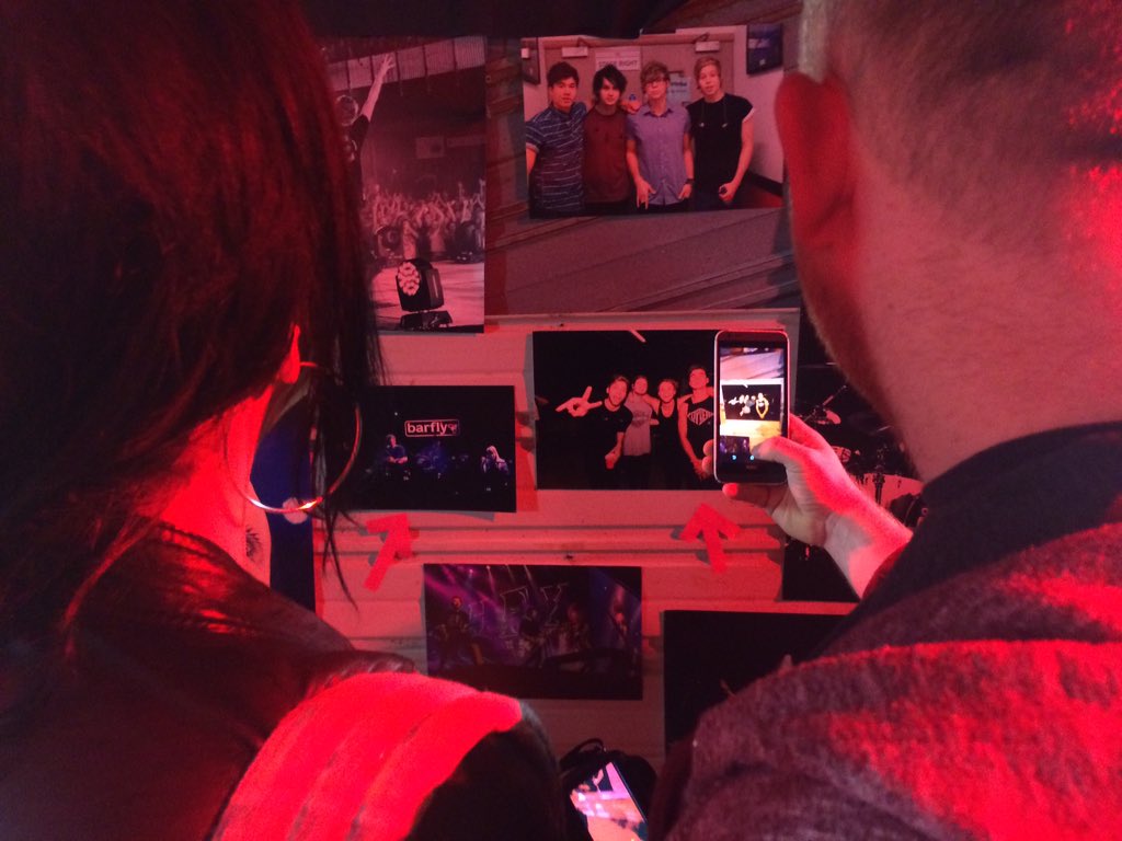 TwoTubeTV's tweet photo. Loads of interactive videos and photos from the band! Can't believe they are upstairs! @5SOS #5sos #Derpcon2 https://t.co/I63CjRItkn