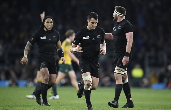 SkySportsRugby's tweet photo. BREAKING: New Zealand have won the Rugby World Cup!

FT! #NZL 34-17 #AUS

#RWC2015 reaction
https://t.co/gGl3AKEWfJ https://t.co/WXlZGbLCbV